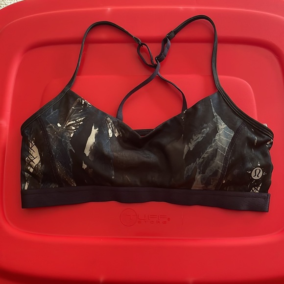 Lululemon SHALA bra - Picture 2 of 6